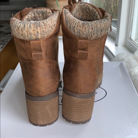 NWOT Steve Madden heeled booties 5.5 with box - Picture 4 of 5